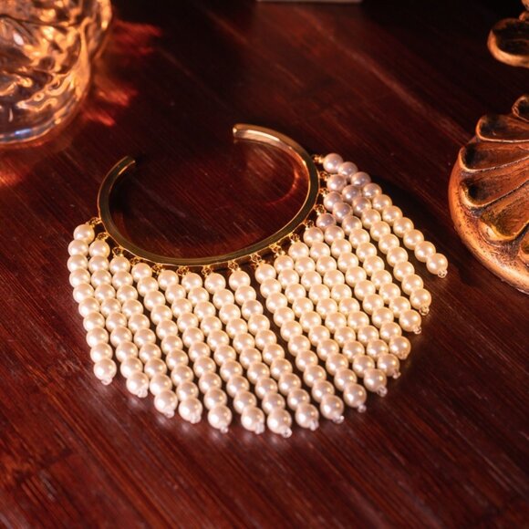 Elegant Faux Pearl Tassel Bracelet Chic Gold Tone Charms Bangle NIB - Picture 2 of 5